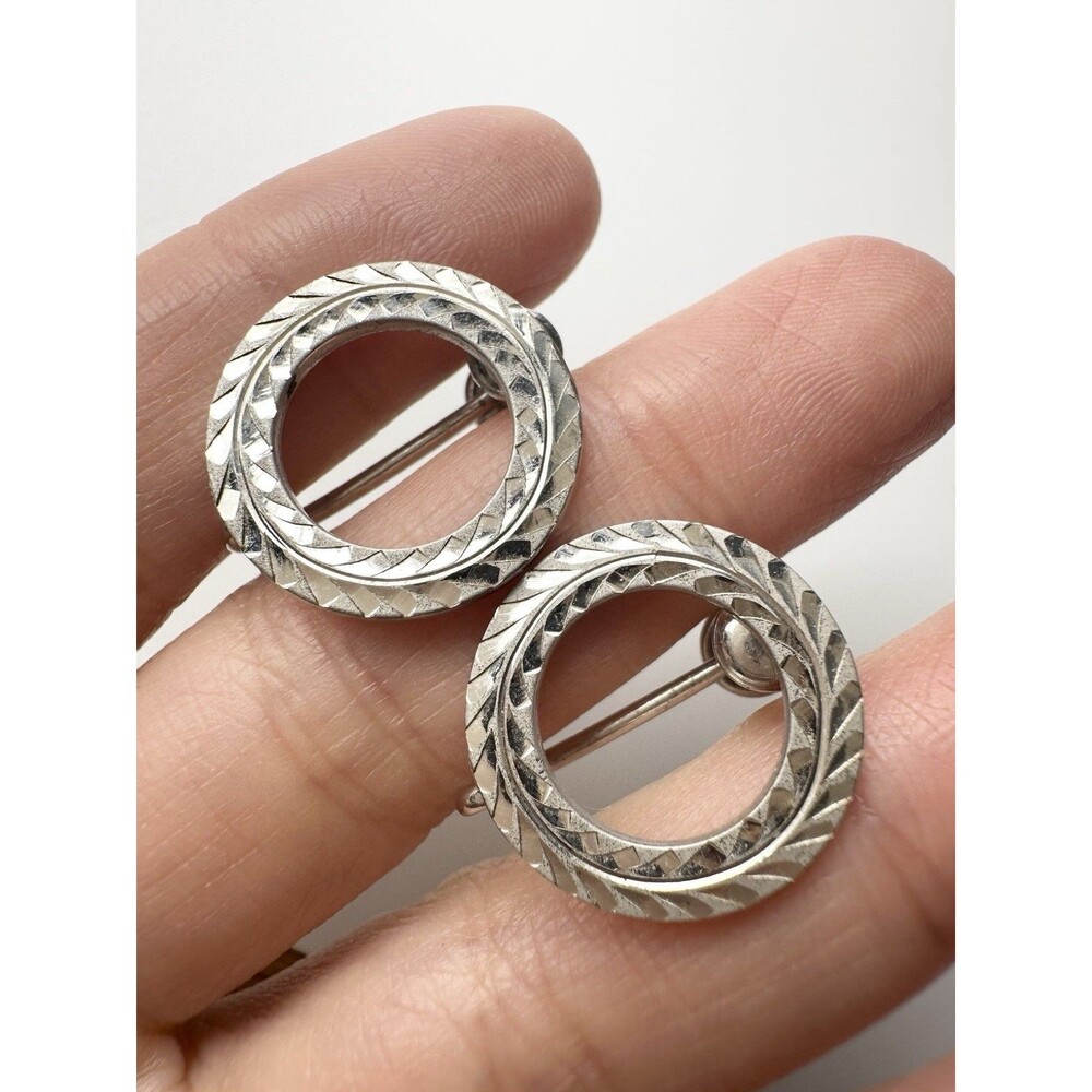 Vintage Signed Marvel Sterling Silver Diamond Cut Round Screw Back Earrings